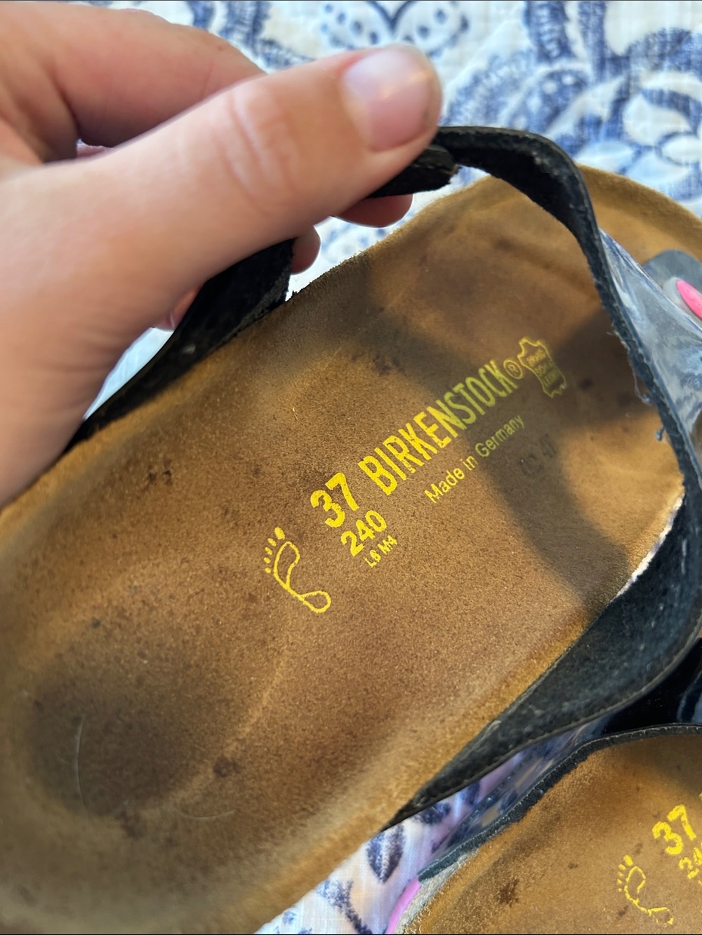 Birkenstock Black Patent Thong Sandals with Pink Dot - Picture 2 of 4